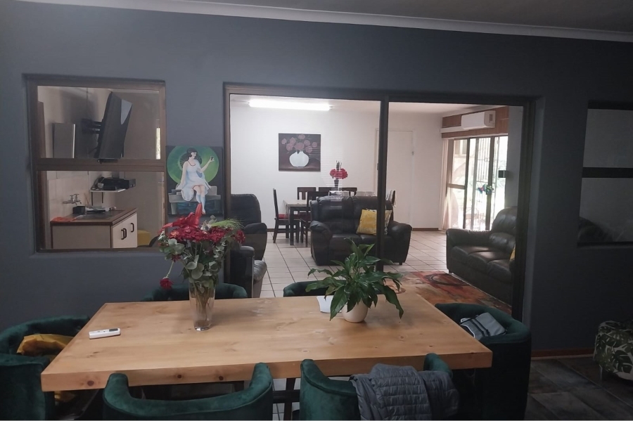 5 Bedroom Property for Sale in Porterville Western Cape